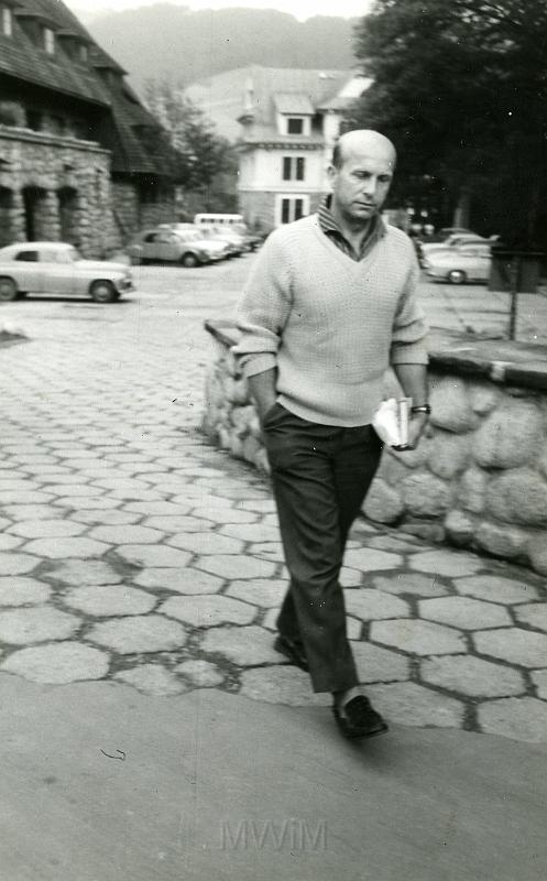 KKE 2321.jpg - Fot. Na spacerze. Witold Kołakowski – tata Janusza Kołakowskiego, Zakopane, 1963 r.